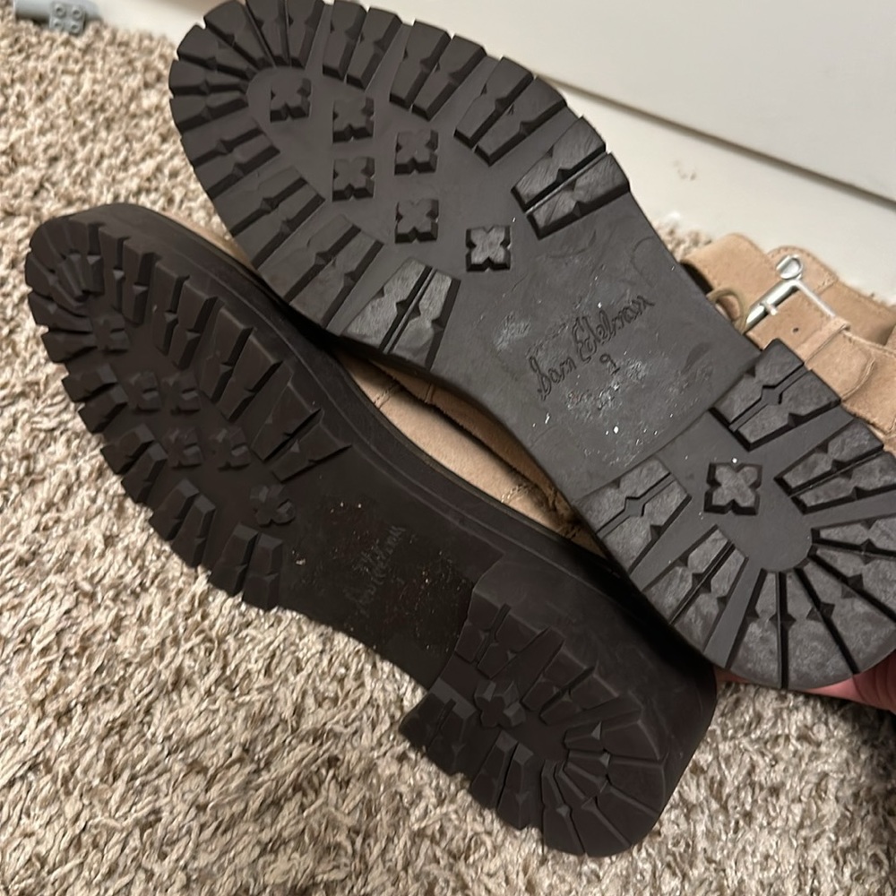 Boots - Picture 6 of 10
